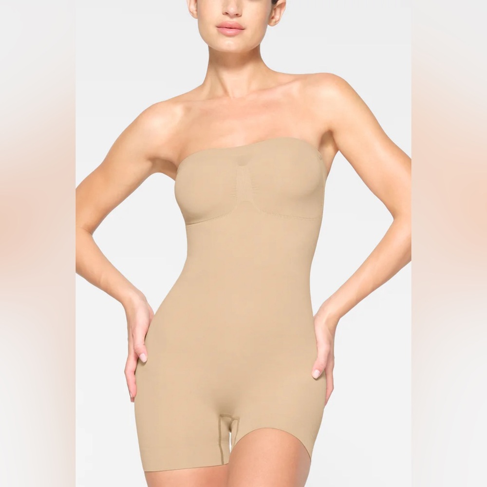 SKIMS Seamless Sculpt Shortie Bodysuit